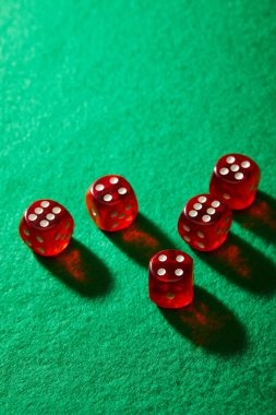 huptoto customer support team available via Live Chat for Esports Betting inquiries